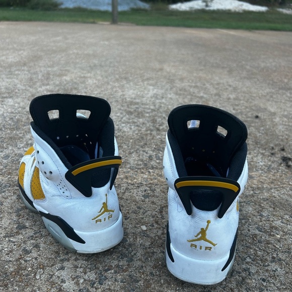 Jordan 6 Retro Yellow Ochre | Men’s 8.5 - Picture 9 of 15